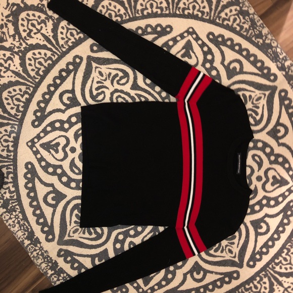 Brandy Melville Sweater - Picture 2 of 4